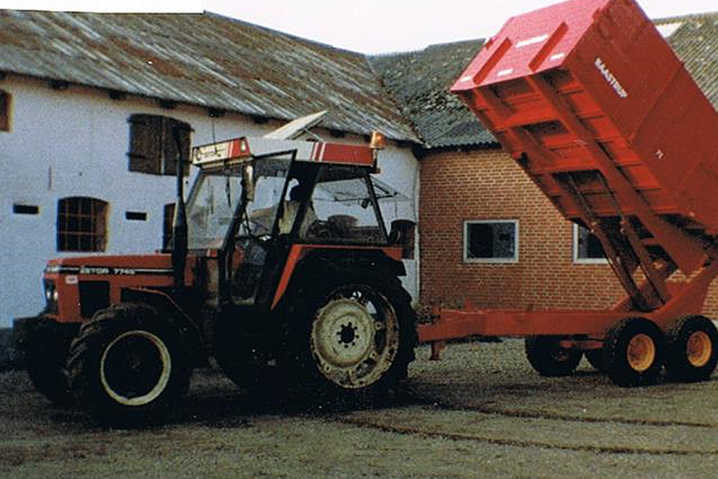 1986 : Køb af Zetor traktor